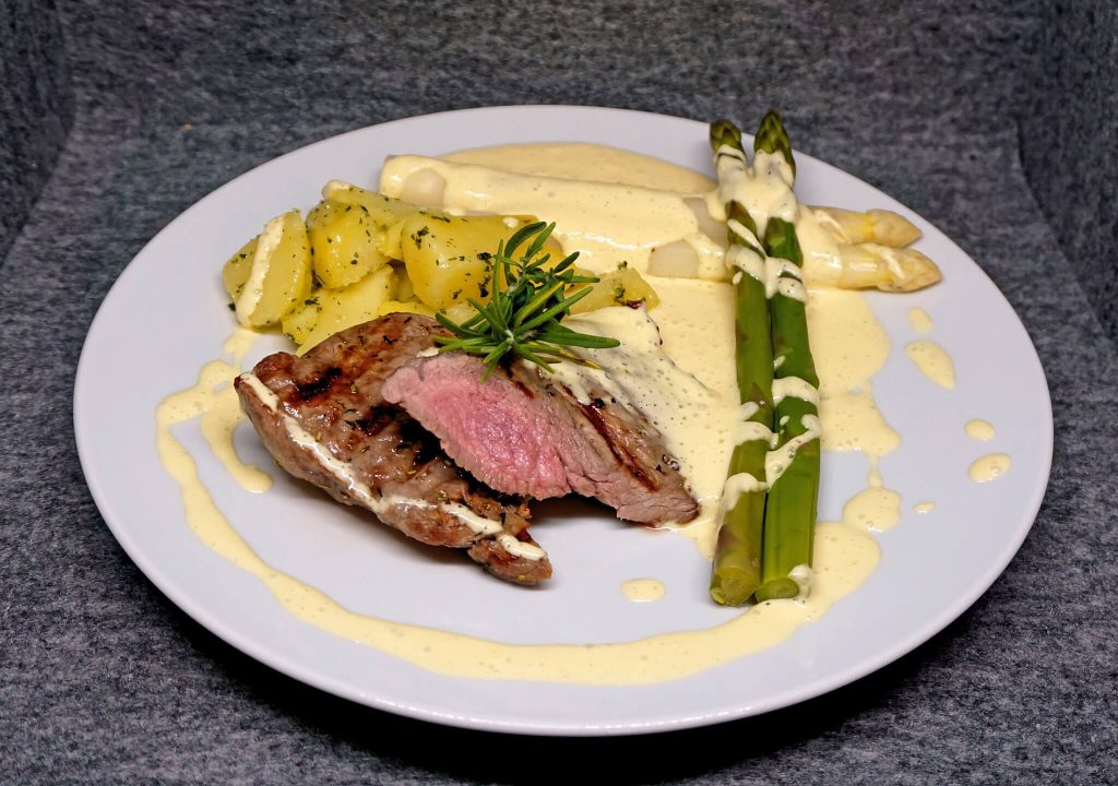Restaurant wartet mit 𝗘𝗻𝘁𝗿𝗲𝗰ô𝘁𝗲 𝘃𝗼𝗺 𝗠𝗼𝘇𝗮𝗿𝘁𝗿𝗶𝗻𝗱 auf